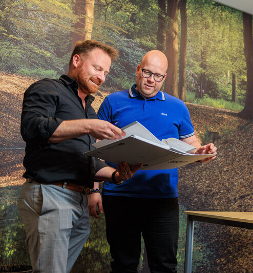 Als Teamleider Serviceorganisatie Hoogeveen organiseer je samen met je team alle werkzaamheden van mutatieonderhoud, dagelijks onderhoud tot klachten en reparaties, inclusief douche-, keuken en toiletrenovaties. Van intake, planning, uitvoering tot en met nazorg. Je bent (samen met je team) verantwoordelijk voor de juiste afhandeling van alle serviceopdrachten, een kwalitatief goede uitvoering volgens de afgesproken planning, tijdige facturering en het realiseren van alle afgesproken KPI’s.